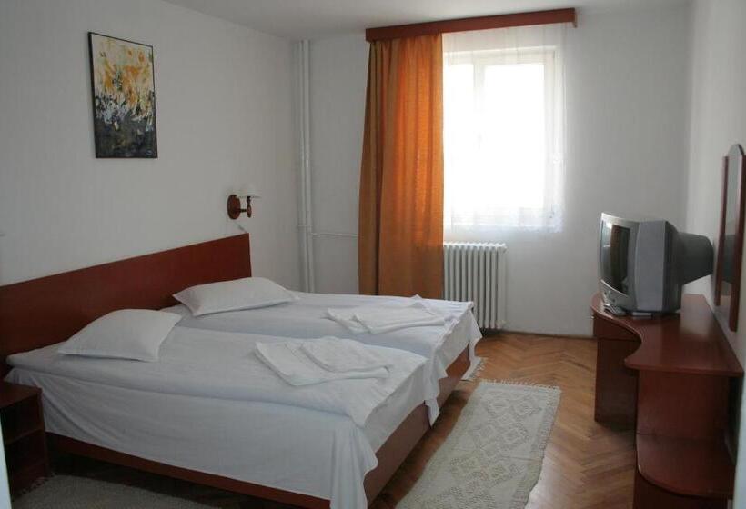 בית מלון כפרי Merkur