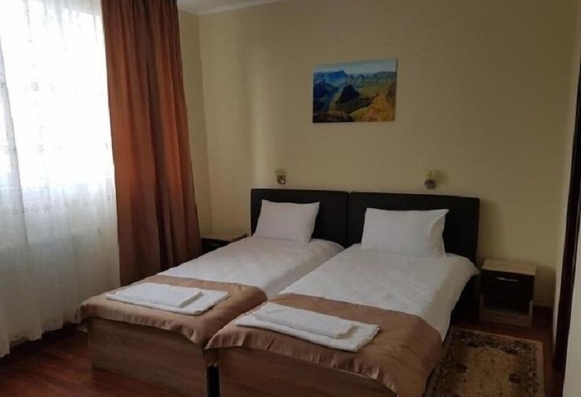 בית מלון כפרי New