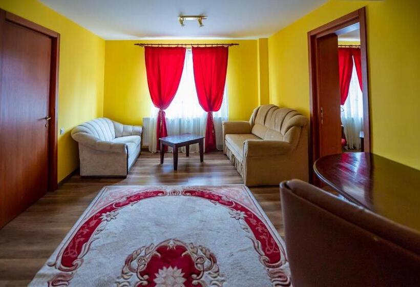 酒店 Noroc Si Fericire