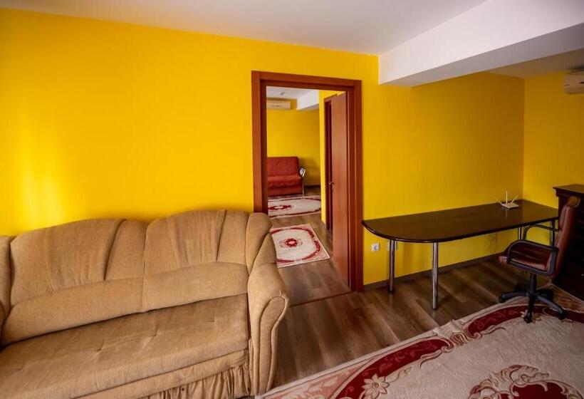 酒店 Noroc Si Fericire