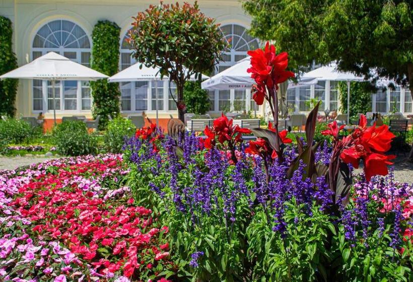 ホテル Palatul Brukenthal Avrig