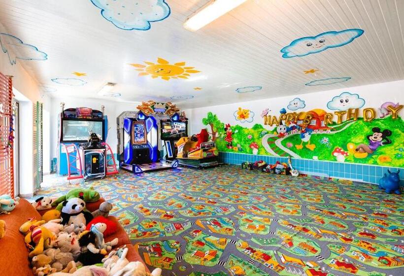 בית מלון כפרי Pensiunea Casa Zanelor