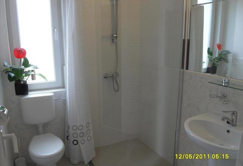 בית מלון כפרי Pensiunea Trasura   Hinto Panzio