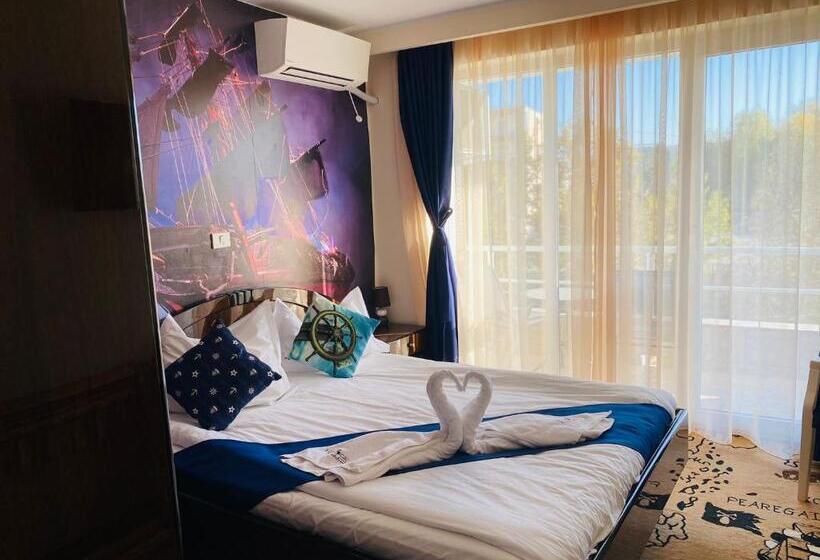 בית מלון כפרי Pirates Resort