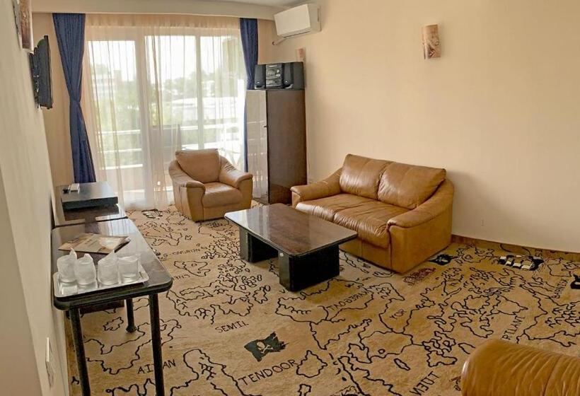 בית מלון כפרי Pirates Resort