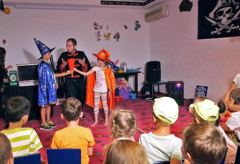 בית מלון כפרי Pirates Resort