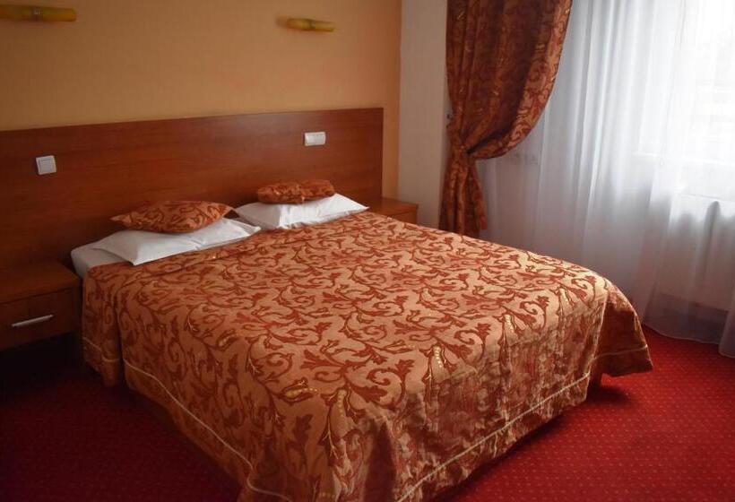 Отель Premier Botosani