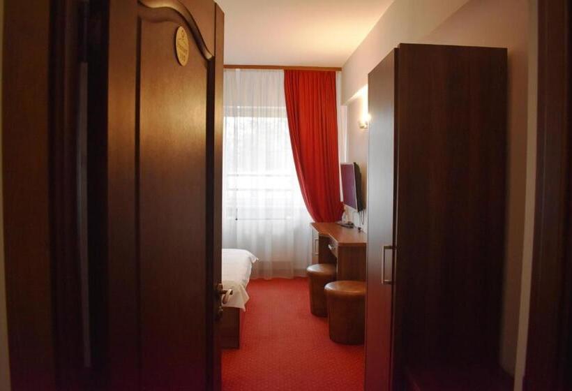 Отель Premier Botosani