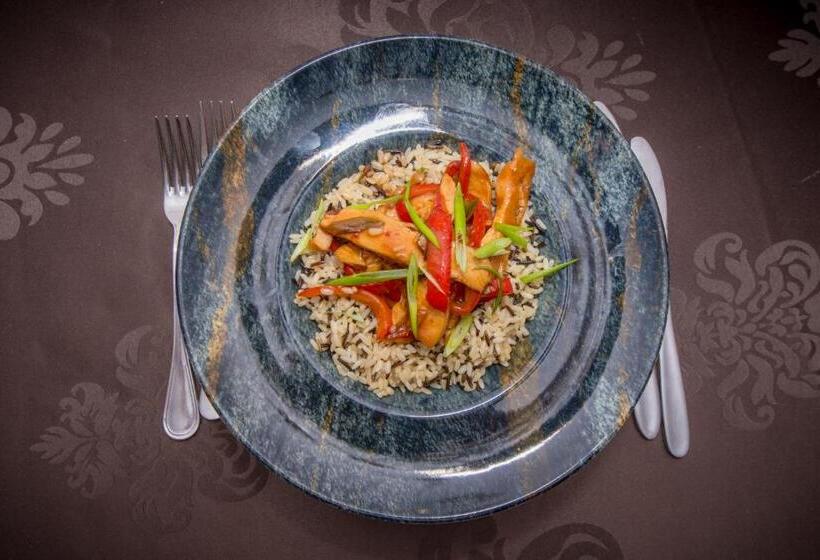 Отель Premier Botosani