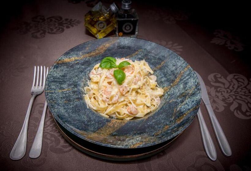 Отель Premier Botosani