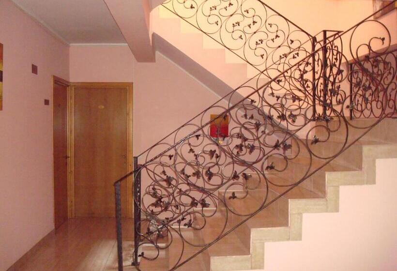 בית מלון כפרי Regal