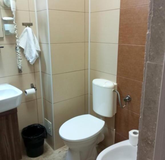 בית מלון כפרי Rhc Royal