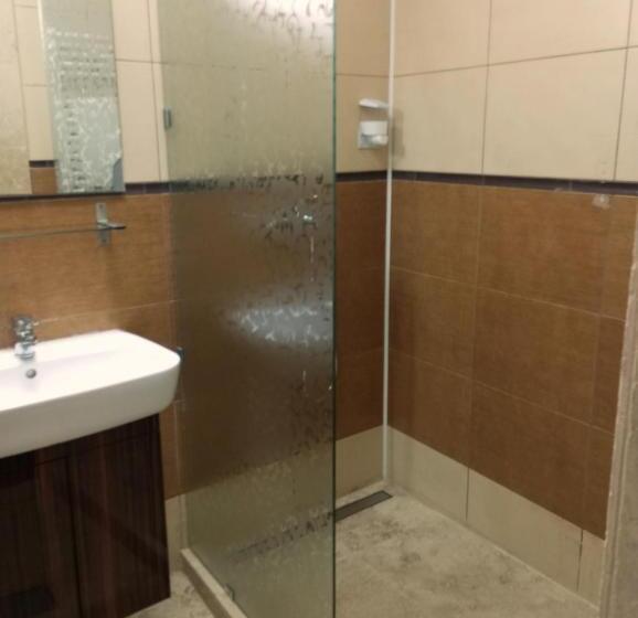 בית מלון כפרי Rhc Royal