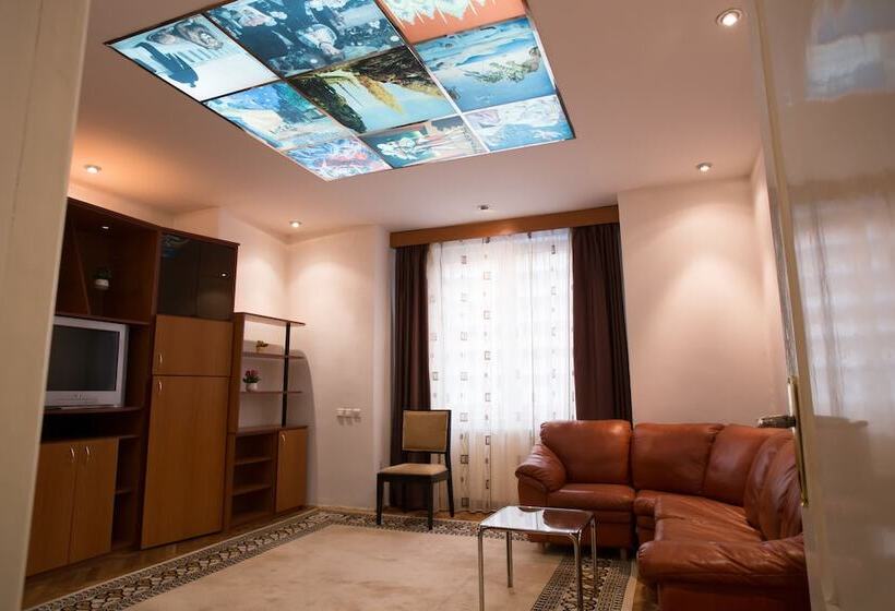 ホテル Rina Cerbul