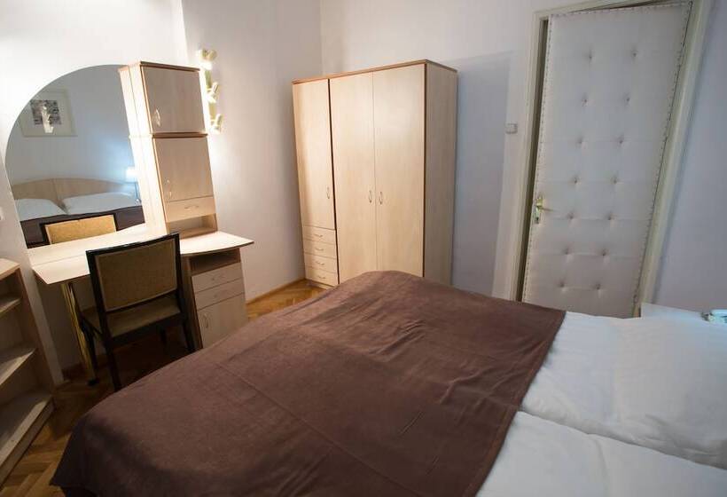 ホテル Rina Cerbul