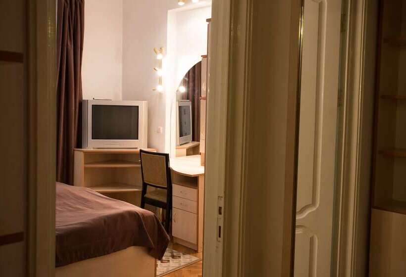 ホテル Rina Cerbul