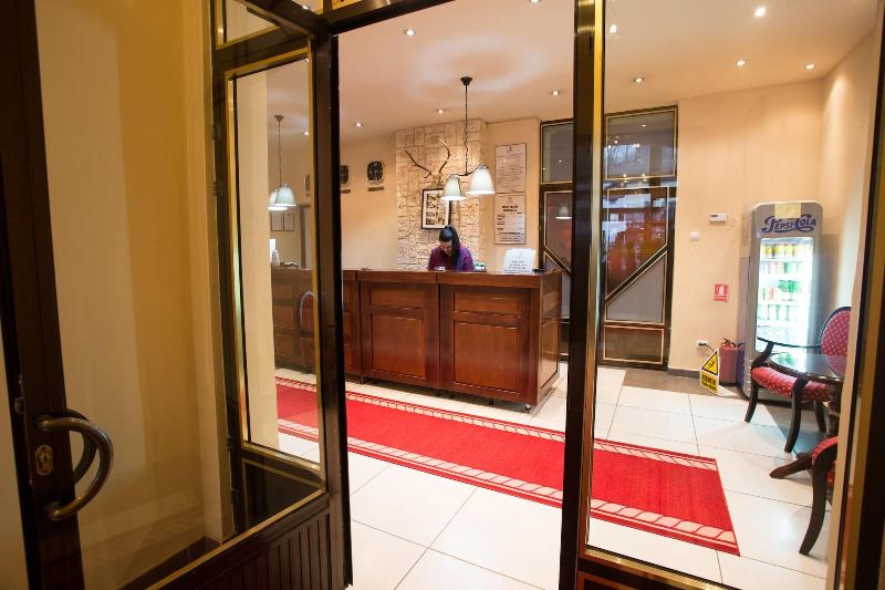 ホテル Rina Cerbul