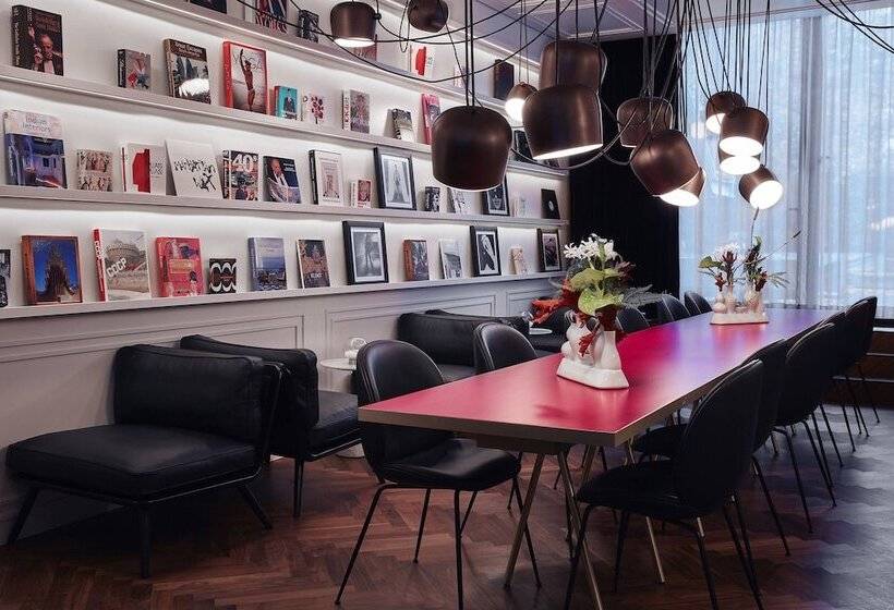 هتل Roomers Munich, Autograph Collection