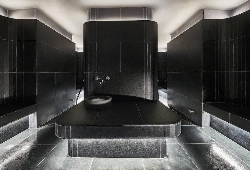 هتل Roomers Munich, Autograph Collection