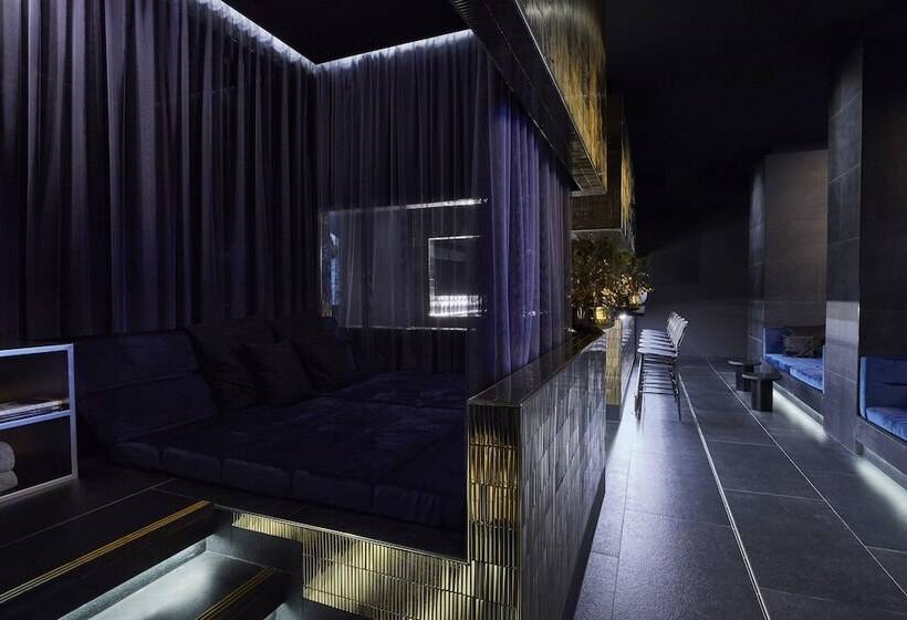 هتل Roomers Munich, Autograph Collection