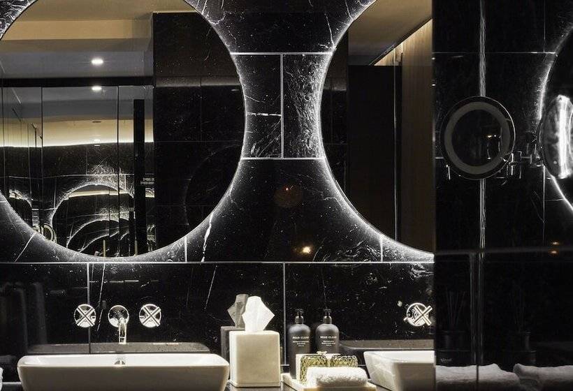 هتل Roomers Munich, Autograph Collection