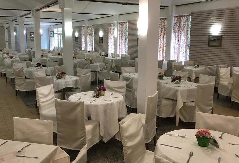 Отель Semiramis