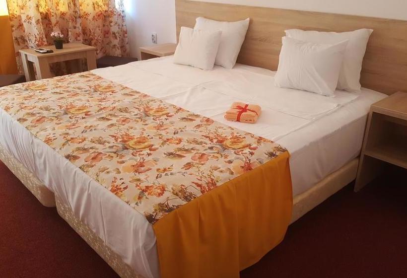 Отель Semiramis