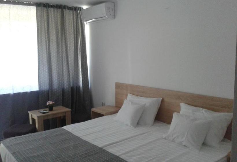 Отель Semiramis