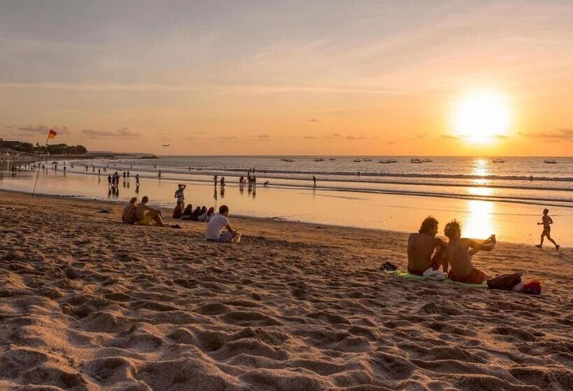 酒店 Swissbelexpress Kuta Legian