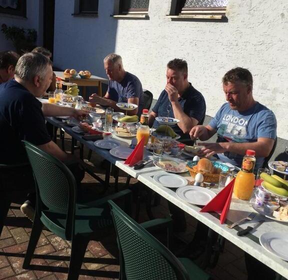 Отель Triebener Hof