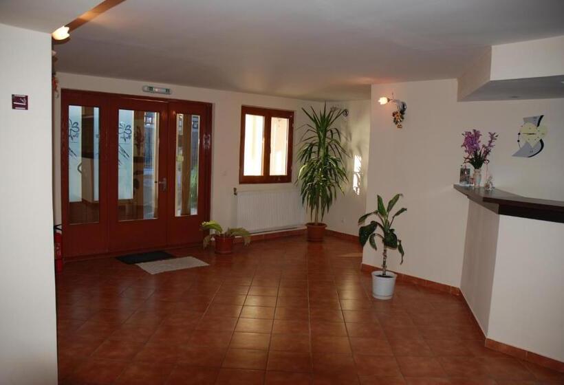 فندق Pensiunea Bujor De Munte