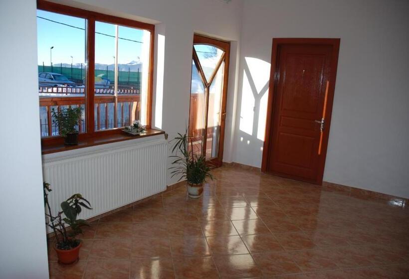 فندق Pensiunea Bujor De Munte