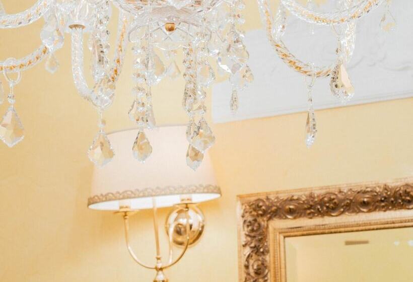 پانسیون Downtown Accommodation