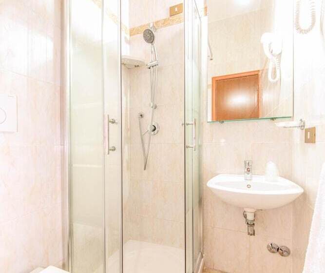 پانسیون Downtown Accommodation