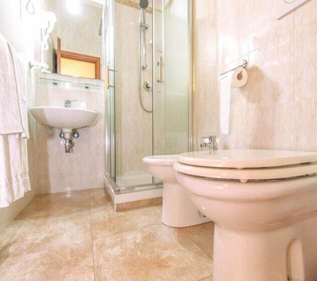 پانسیون Downtown Accommodation