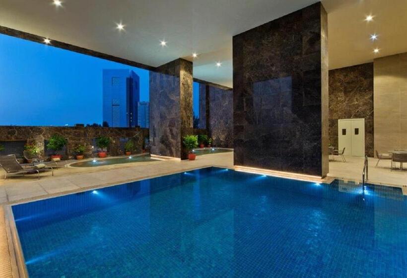 Voco Doha West Bay Suites, An Ihg