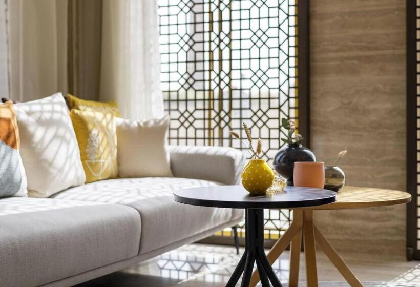 Voco Doha West Bay Suites, An Ihg