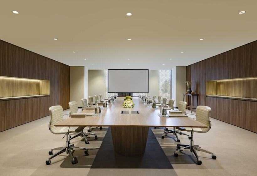 Voco Doha West Bay Suites, An Ihg