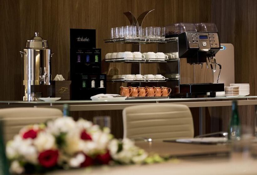 Voco Doha West Bay Suites, An Ihg