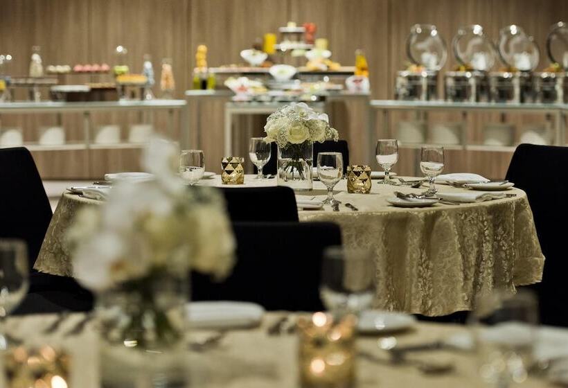 Voco Doha West Bay Suites, An Ihg