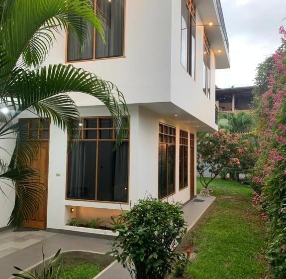 Общежитие Alojamiento Familiar Custodia