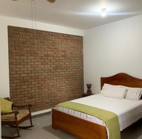 Общежитие Alojamiento Familiar Custodia