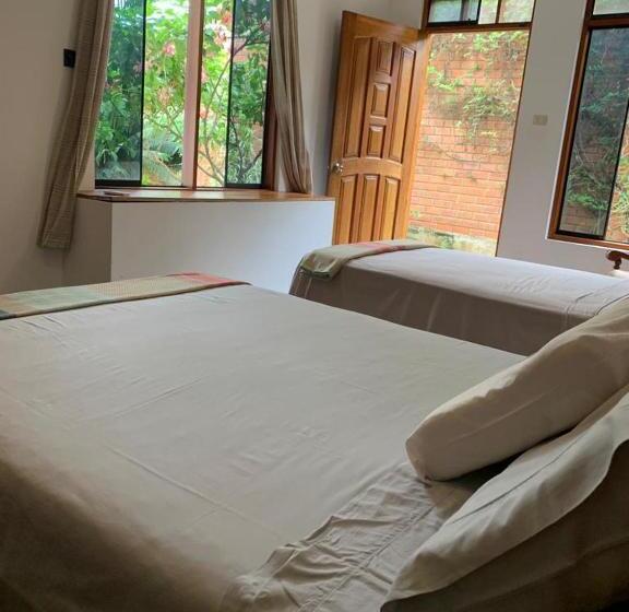 Общежитие Alojamiento Familiar Custodia