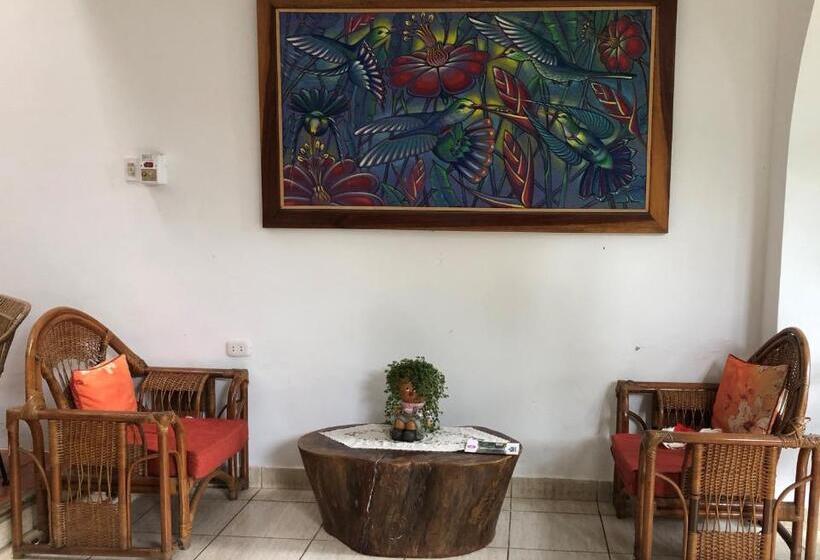 Общежитие Alojamiento Familiar Custodia