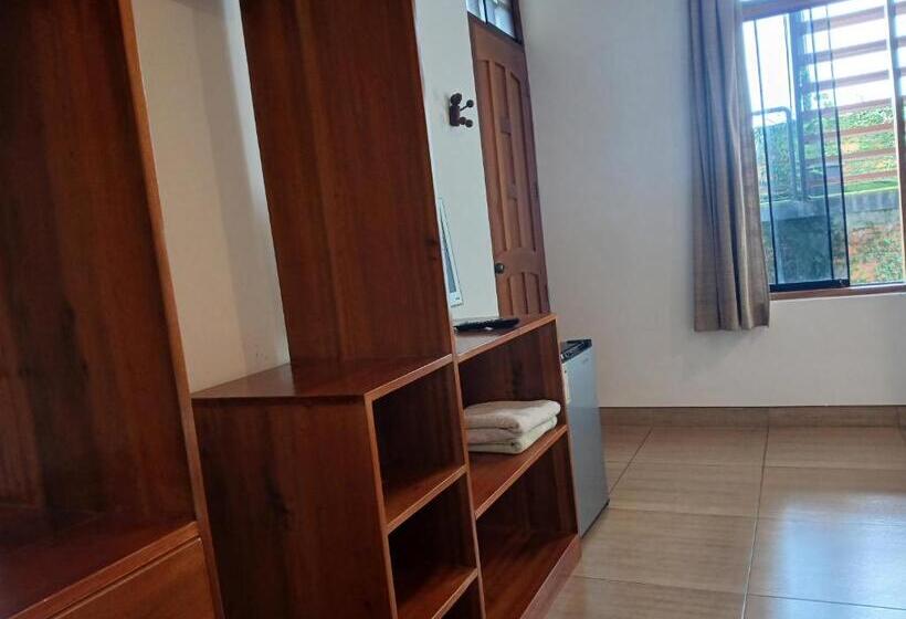 Общежитие Alojamiento Familiar Custodia