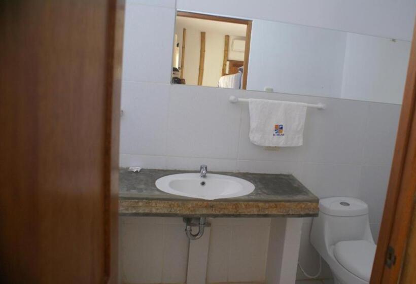 تختخواب و صبحانه El Delfin