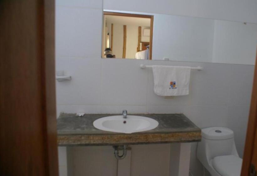 تختخواب و صبحانه El Delfin