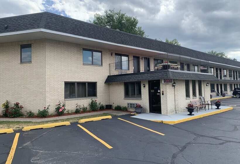 Отель Geneva Wells Inn