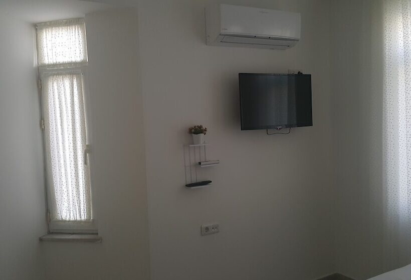 Отель Anna Apart