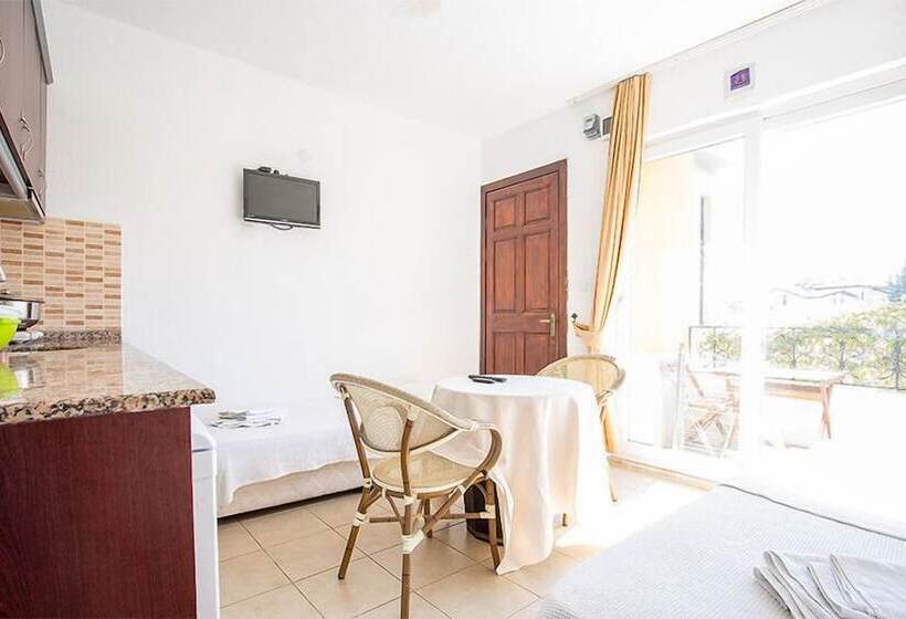 Отель Anna Apart